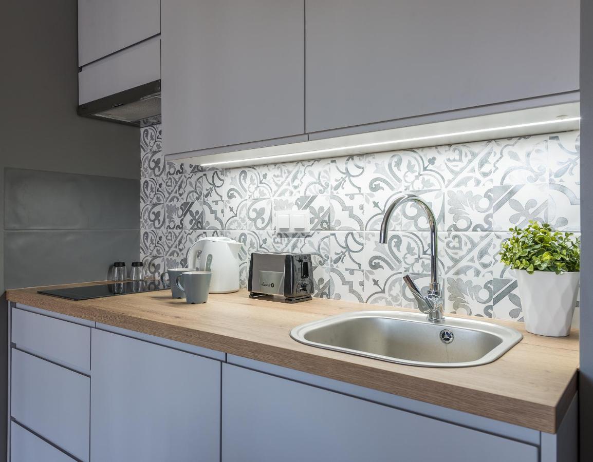 Okecie Airport Studio Bakalarska 2 P&O Serviced Apartments Warschau Buitenkant foto
