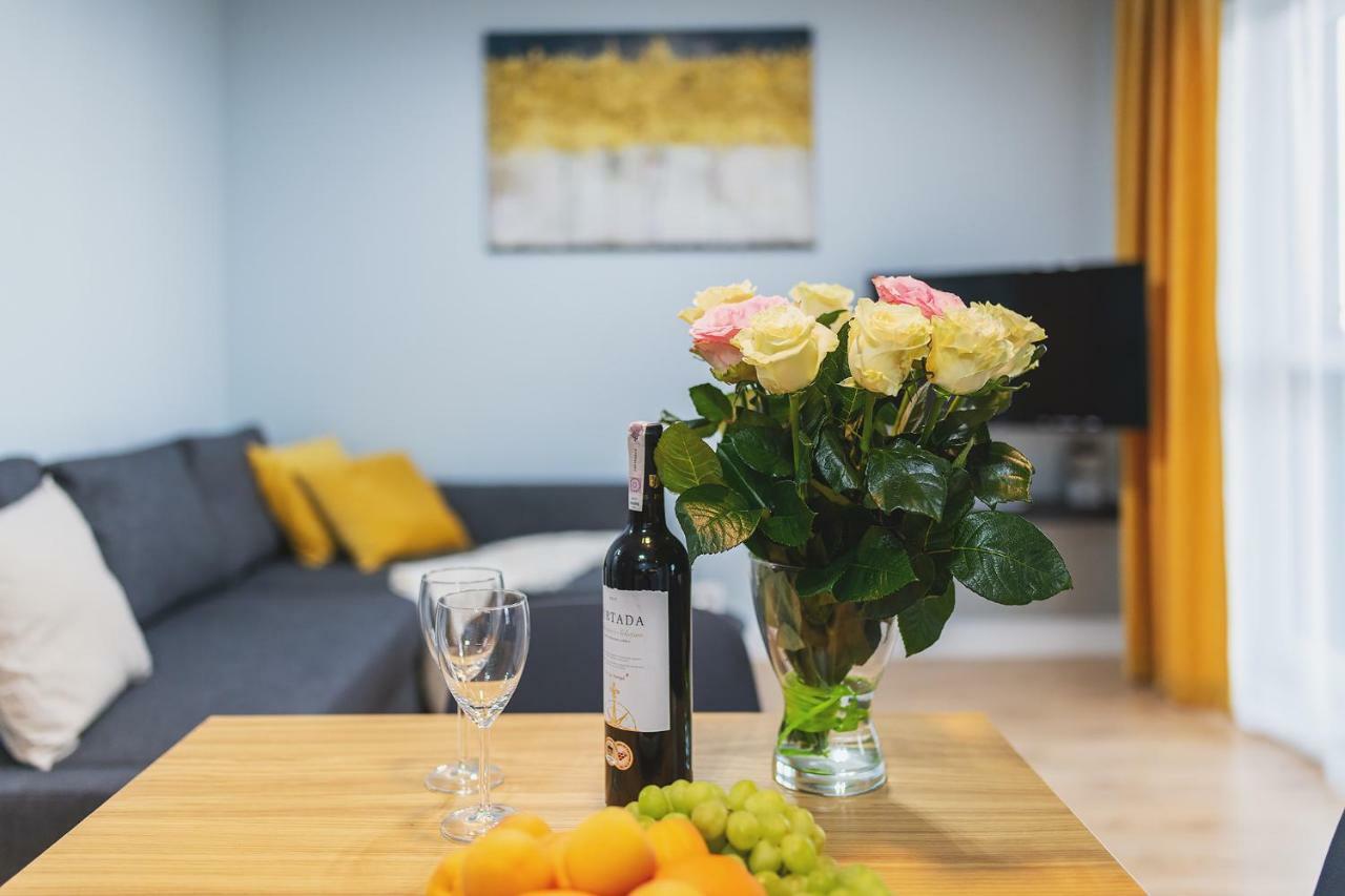 Okecie Airport Studio Bakalarska 2 P&O Serviced Apartments Warschau Buitenkant foto